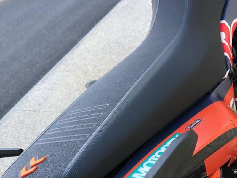 ktm-790-adv-r-2019-754D05143-8802-62A9-BF2F-5229AB30C0A1.jpg