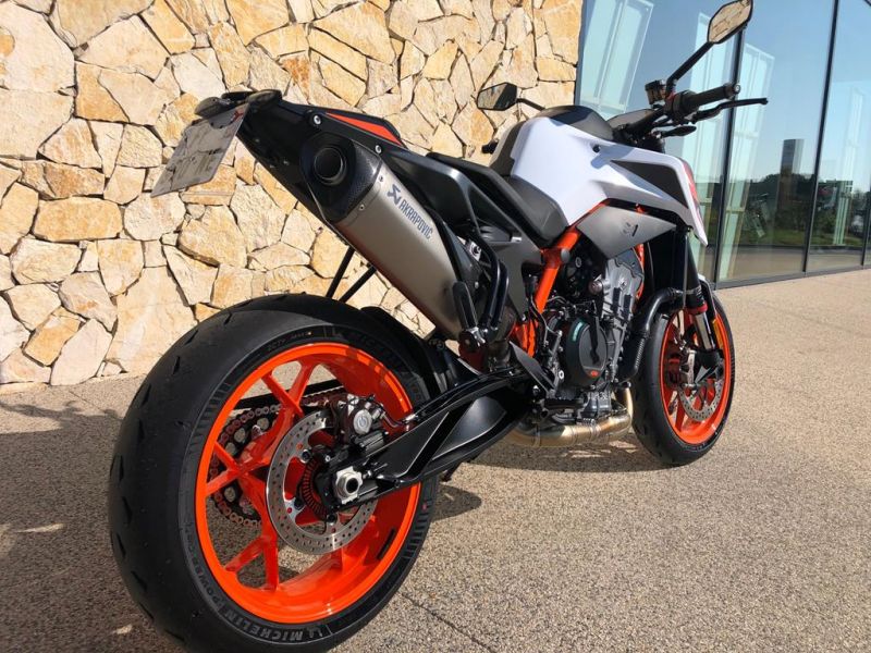 ktm-890-duke-r-2020-302488C5D-4327-C9C9-1E74-9F55F1A8A9A1.jpg