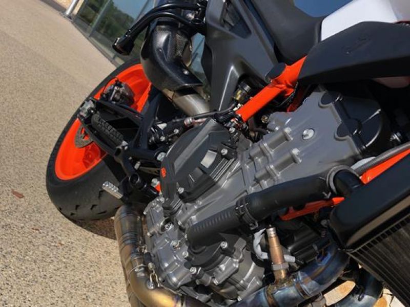 ktm-890-duke-r-2020-45B023047-18B5-9082-681E-C6254474AC07.jpg