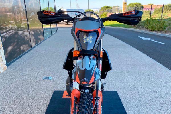 duke-ktm-390-2020-01-047FA905D4-D8A6-E9FF-4A33-5B1479122584.jpg