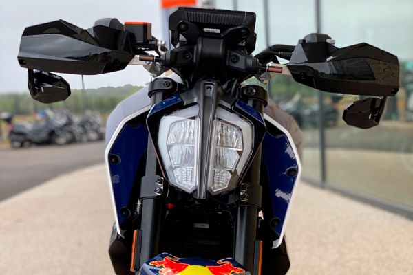 duke-ktm-390-2020-03E24D905D-2B4E-0E24-AF6D-584998DEF6E1.jpg
