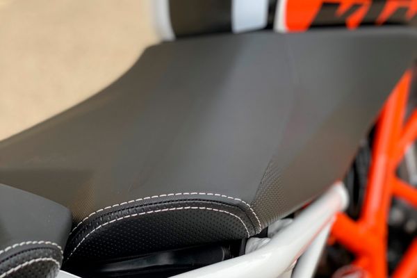duke-ktm-390-2020-060AA8881C-ECB0-18E8-55B7-6BA45F64347F.jpg
