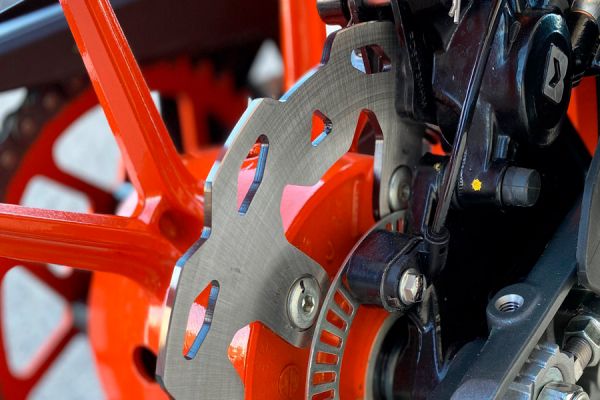 ktm-125-rc-2020-1506C42AF0-E242-0866-9D3D-45788302E3D7.jpg