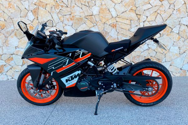 ktm-125-rc-2020-1708BB3543-7B3E-109F-D1C9-6F2876FF04A3.jpg