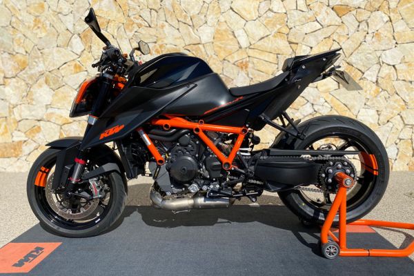ktm-1290-super-d-r-2020-0741054971-F354-CE75-447F-95EC4AF7A8C0.jpg