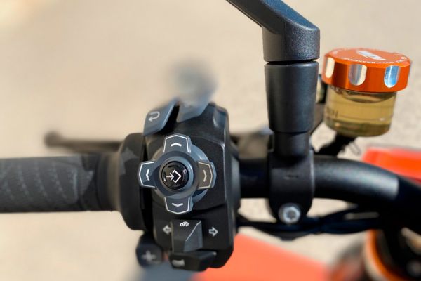 ktm-1290-super-d-r-2020-09B7171AE1-2154-021F-1754-16BFB5F60CED.jpg