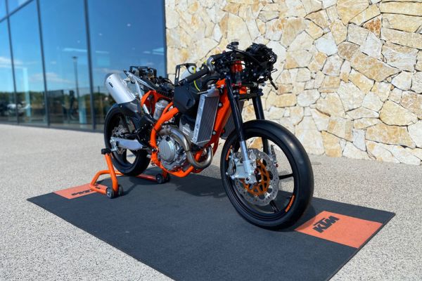 ktm-rc4r-2020-0613BD9D48-51A6-7850-60F7-7F33D41A7D9C.jpg