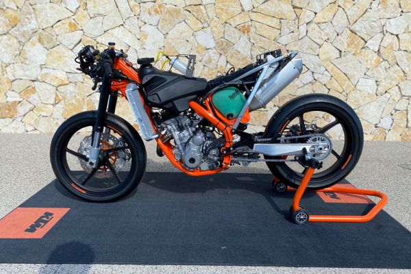 ktm-rc4r-2020-081291B807-00E2-E807-1577-80C458C8B5DE.jpg