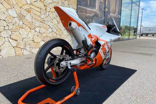ktm-rc4r-2020-13B71F5E12-29A2-C2DC-4623-F31DD009B5BA.jpg