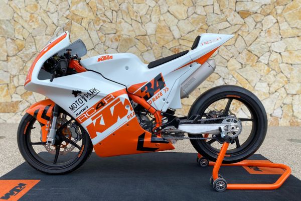 ktm-rc4r-2020-1502444671-E761-AE27-856A-2260641E15EB.jpg