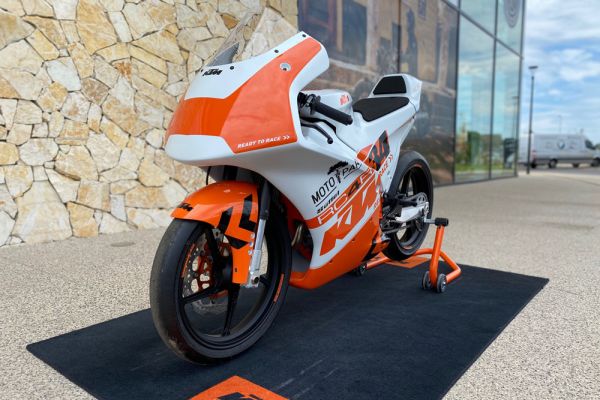 ktm-rc4r-2020-17C71D624B-9D5E-836F-969C-E4E898B3F086.jpg