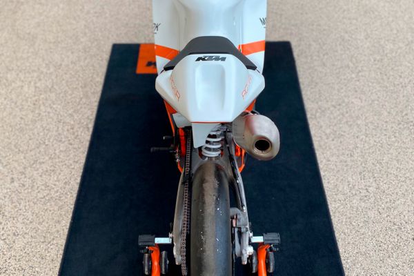 ktm-rc4r-2020-21FA3ED9B2-9E30-3959-7220-8E800D39CE6D.jpg