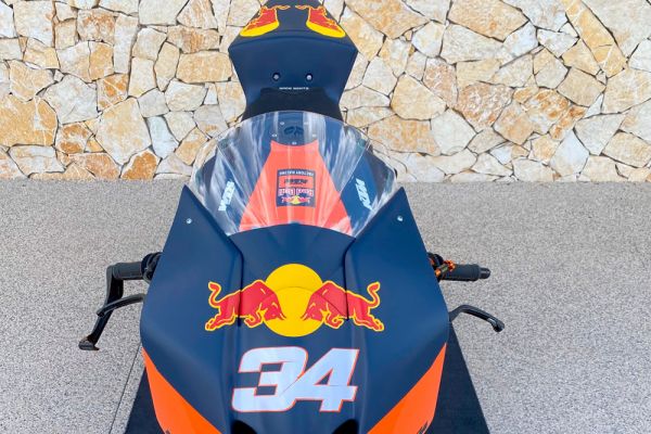 ktm-rc8r-trac-1472F4A79F-CD96-DEA8-783F-F89F8C69D9C8.jpg