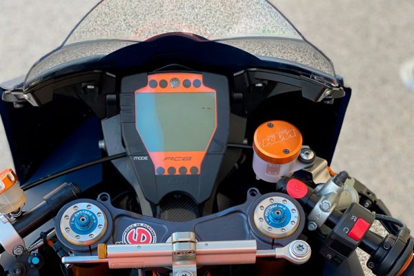 ktm-rc8r-trac-168BDE7925-DD00-93EF-AB27-BA3DA73E5CF0.jpg
