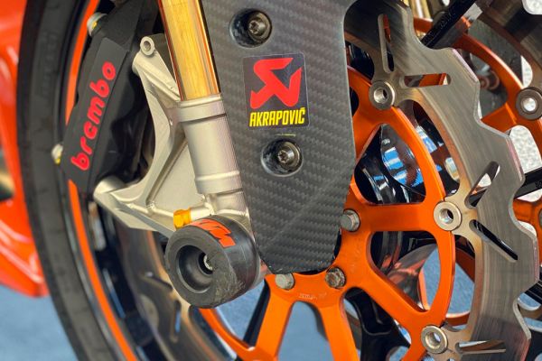 ktm-rc8r-trac-189799B145-87EE-6FC4-1D90-F5FF71054FE7.jpg