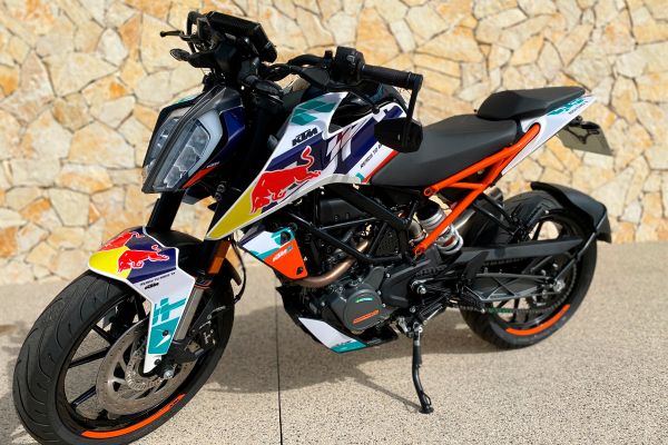 ktm-125-duke-2020-043472B1F3-2E2D-5EE4-BBE2-F5D4A0037EB0.jpg