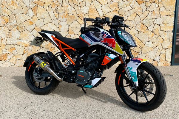 ktm-125-duke-2020-067881521D-05E4-0937-6F7C-0C3E46A4E80C.jpg