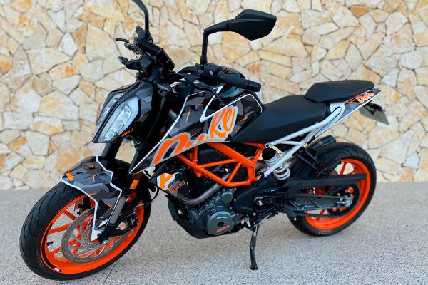 ktm-390-duke-2020-02997B9AA0-B309-9F13-1373-B1A3519BFEBD.jpg