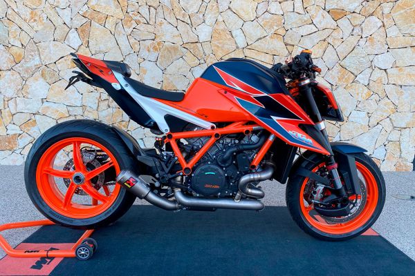 ktm-1290-super-duke-r-2020-01094456F0-D29A-2AD9-1A6D-D15A40D212AD.jpg