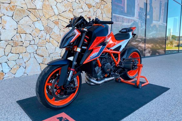 ktm-1290-super-duke-r-2020-074A5AF8D2-52C7-E922-D05A-139E9C208823.jpg