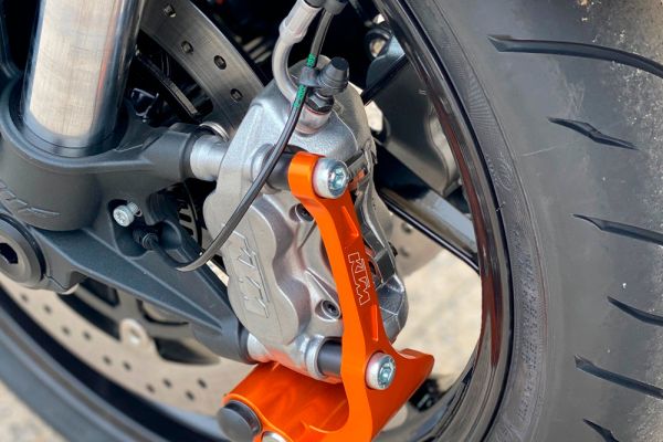 ktm-790-duke-2020-038E717E58-1D0D-8AF5-3267-F30E014DACA4.jpg