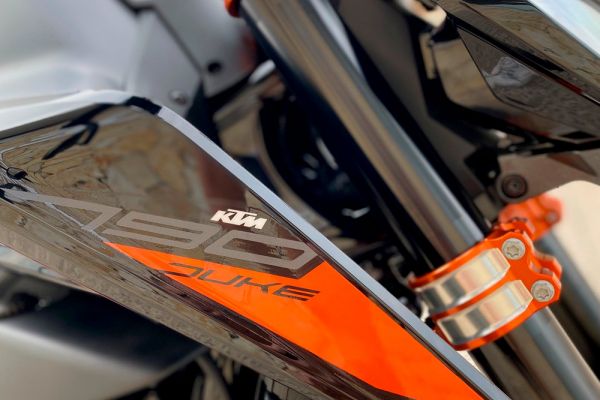 ktm-790-duke-2020-0423371AFC-C6CC-5009-372A-C3026DE3A434.jpg