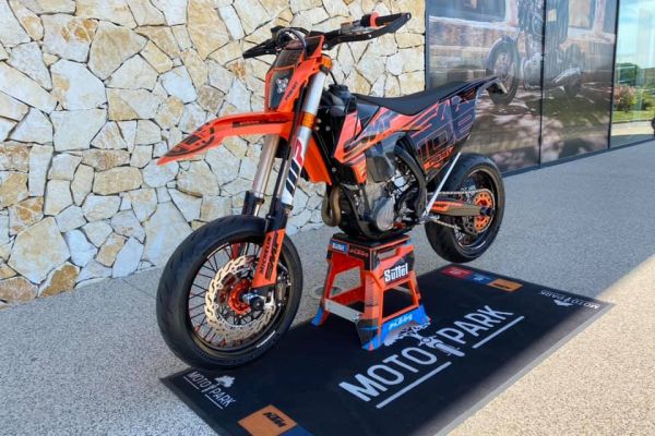 ktm-450-excf-2018-10E2DAB23B-85EF-87C6-3ED1-50EDA5EC28C6.jpg