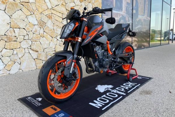 ktm-tm-890-duke-r-020A4B853D-2E28-358B-EC50-69B0F7552E7B.jpg