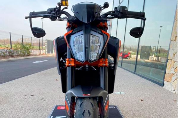 ktm-tm-890-duke-r-04F2FC9921-5300-0065-100F-4E18D29ABD1E.jpg